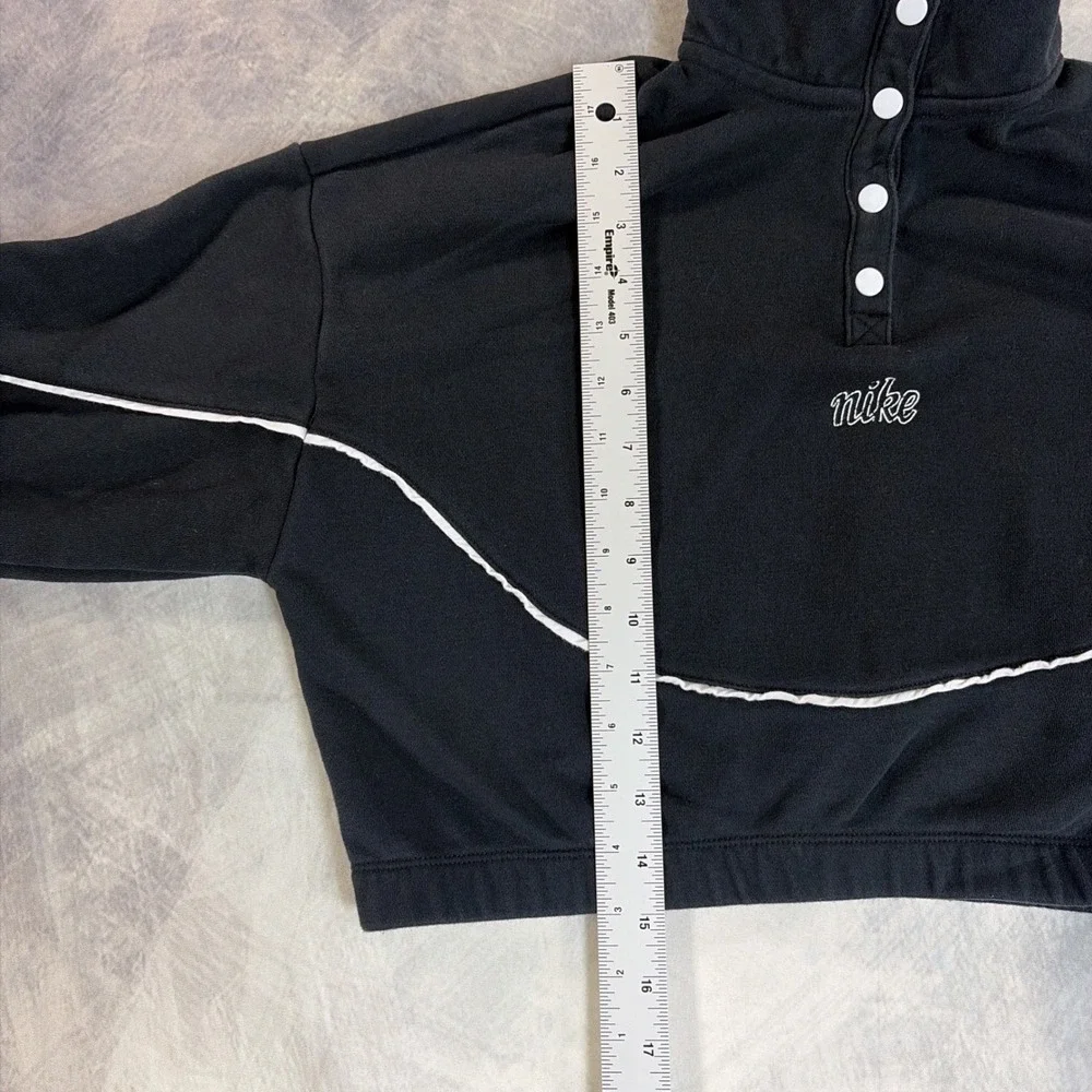 Nike Sweatshirt Womens XL Black Cropped Quarter Snap Mock Neck Piping Pullover